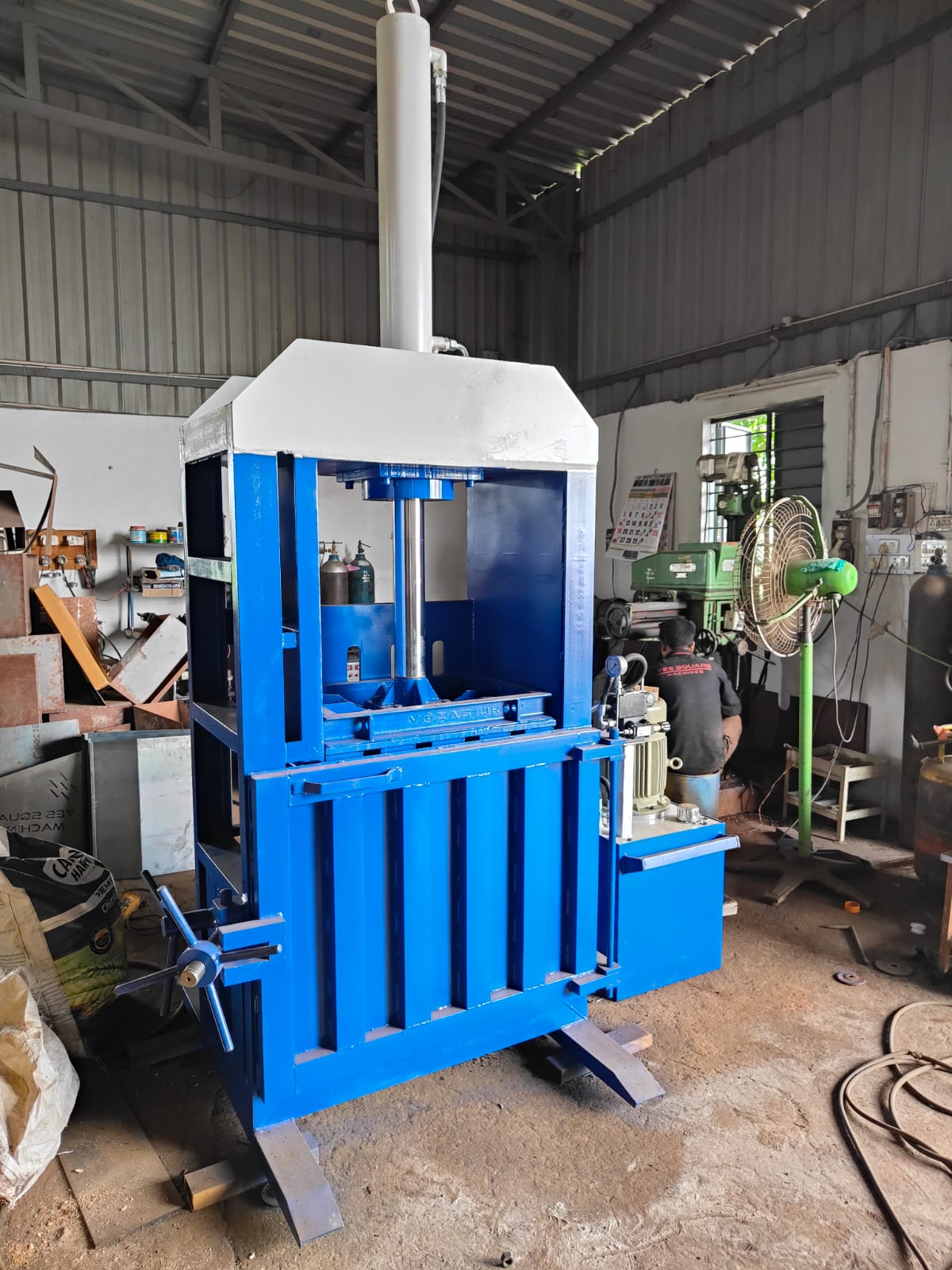 15 Ton Bale press (1