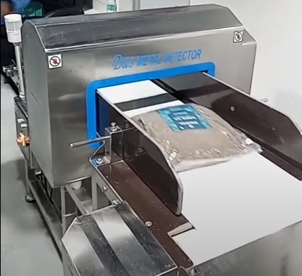 Conveyor Metal Detec