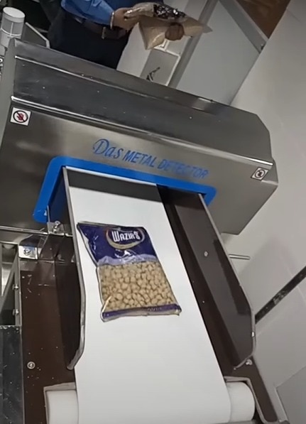 Conveyor Metal Detec