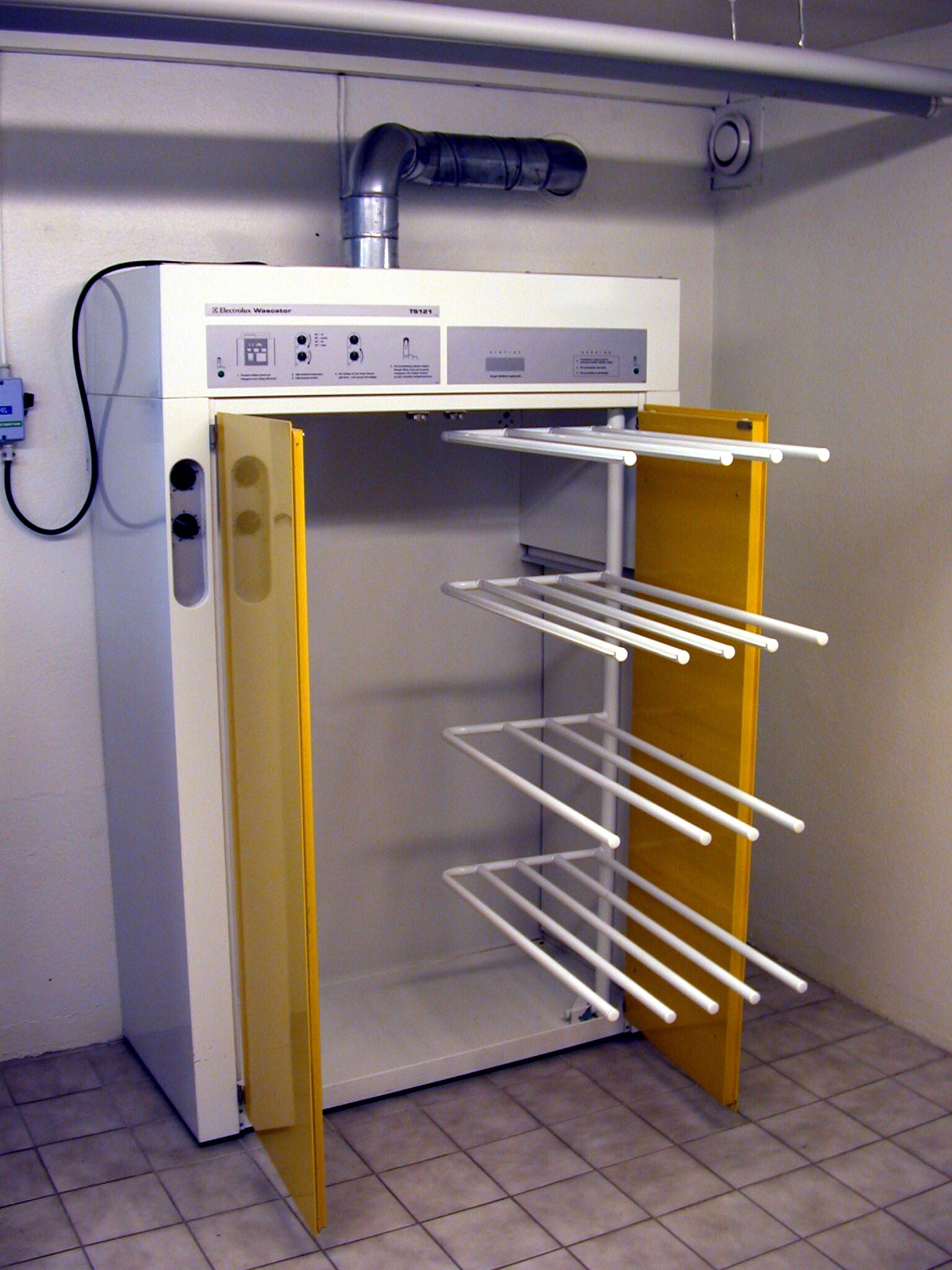Clother cabinate dry