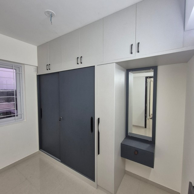 about-cover-bg image