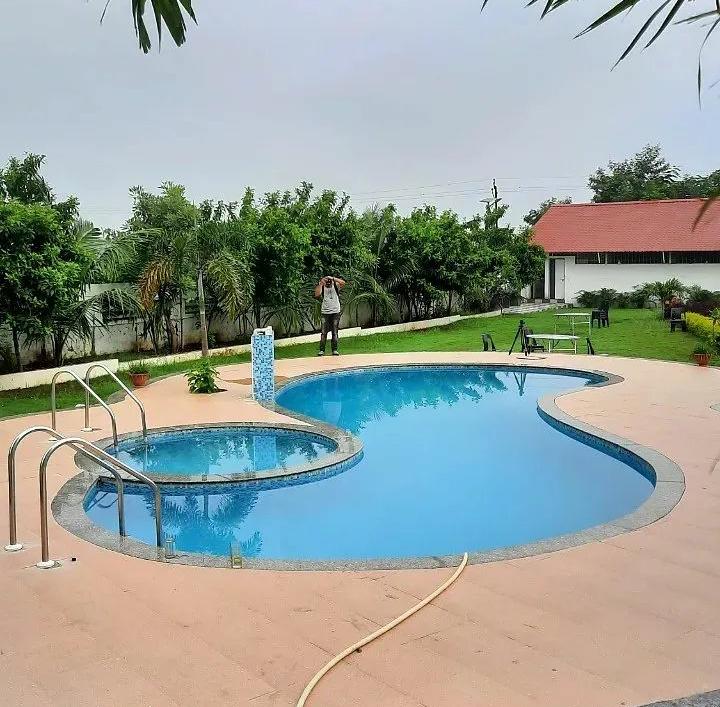 about-cover-bg image