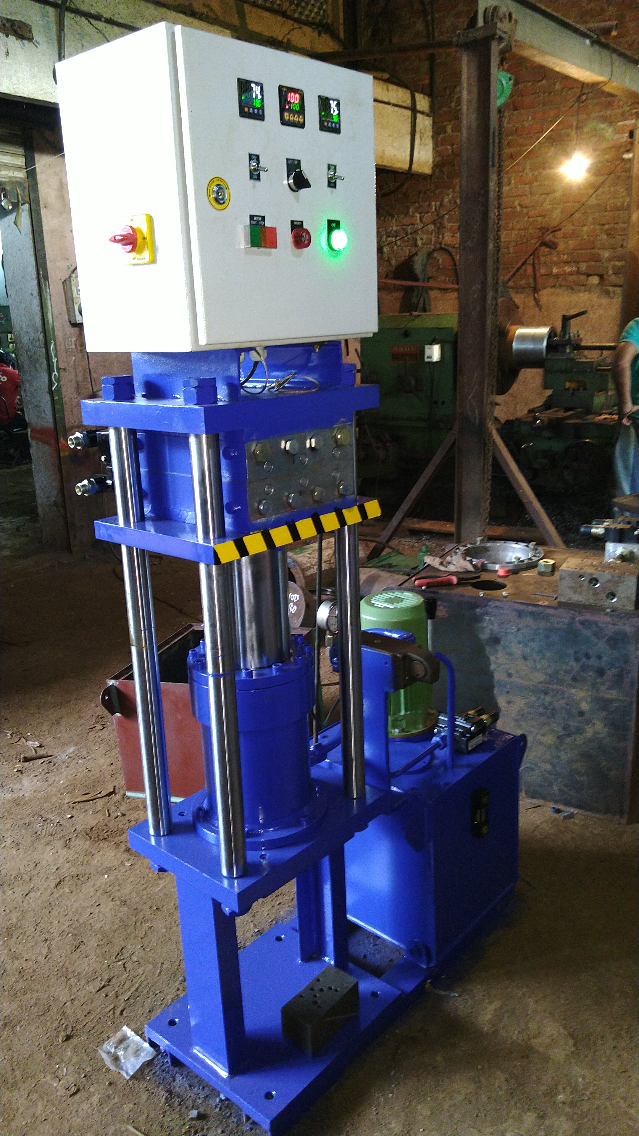 HYDRAULIC PRESS.jpg