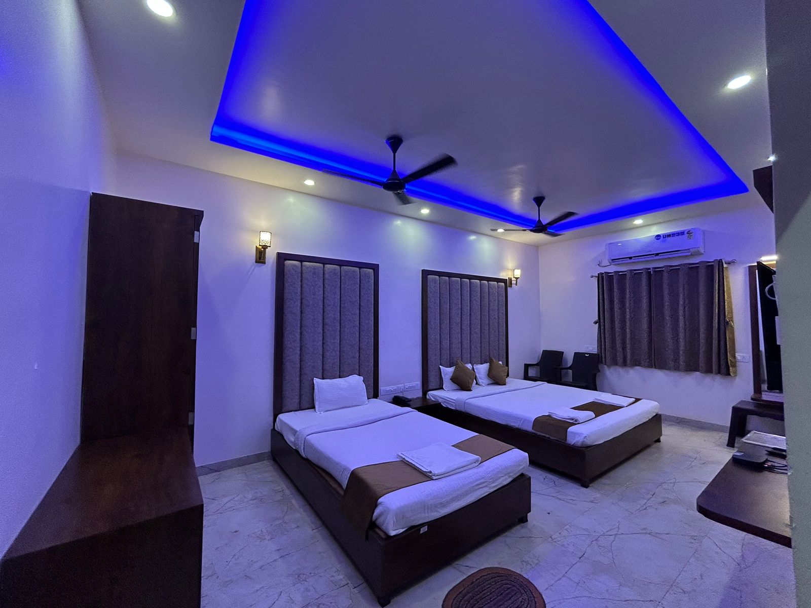 about-cover-bg image