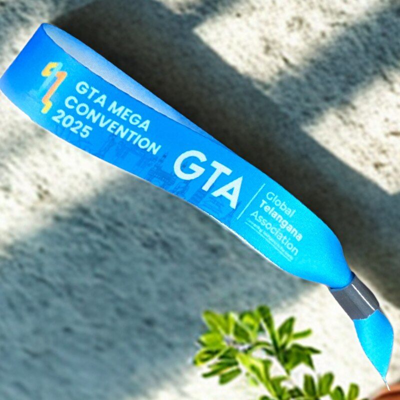 Party wrist bands (4