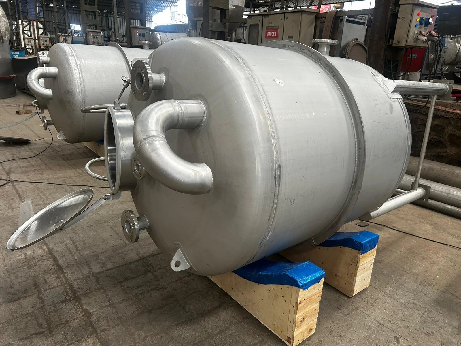 645988990_1461149499