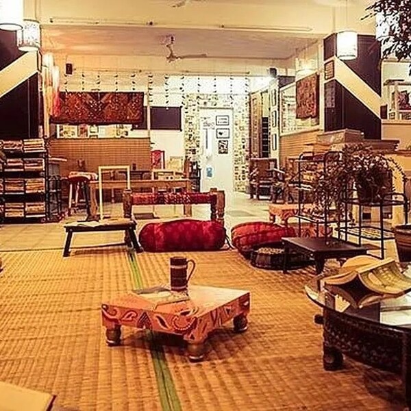 Waari Book cafe 