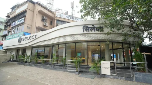 MG Select Worli 08048059794 image